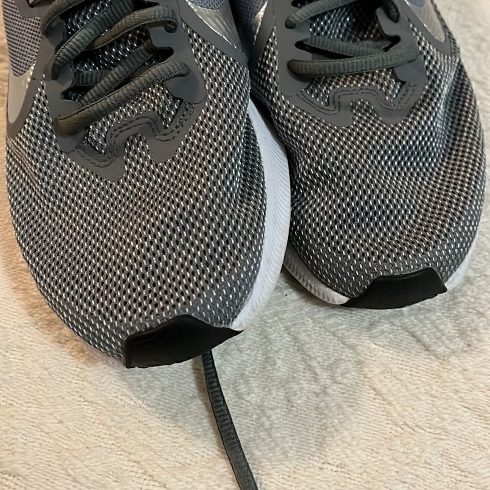 Nike    - Picture 5 of 6